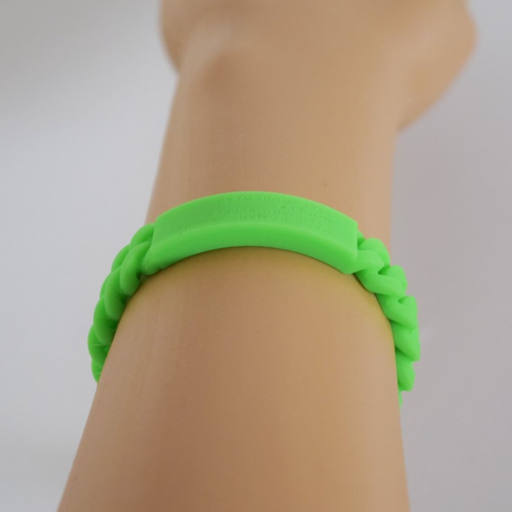 Marc Jacobs Rubber Silicone Bracelet in Green - Picture 5 of 6